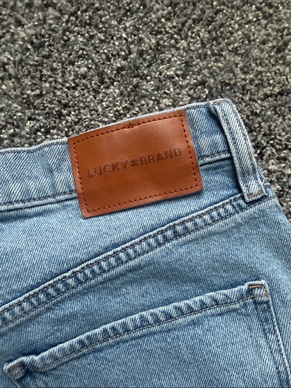 Lucky Brand Light Blue Denim Jeans with White Flower Accents Size 8 29 - Picture 5 of 5